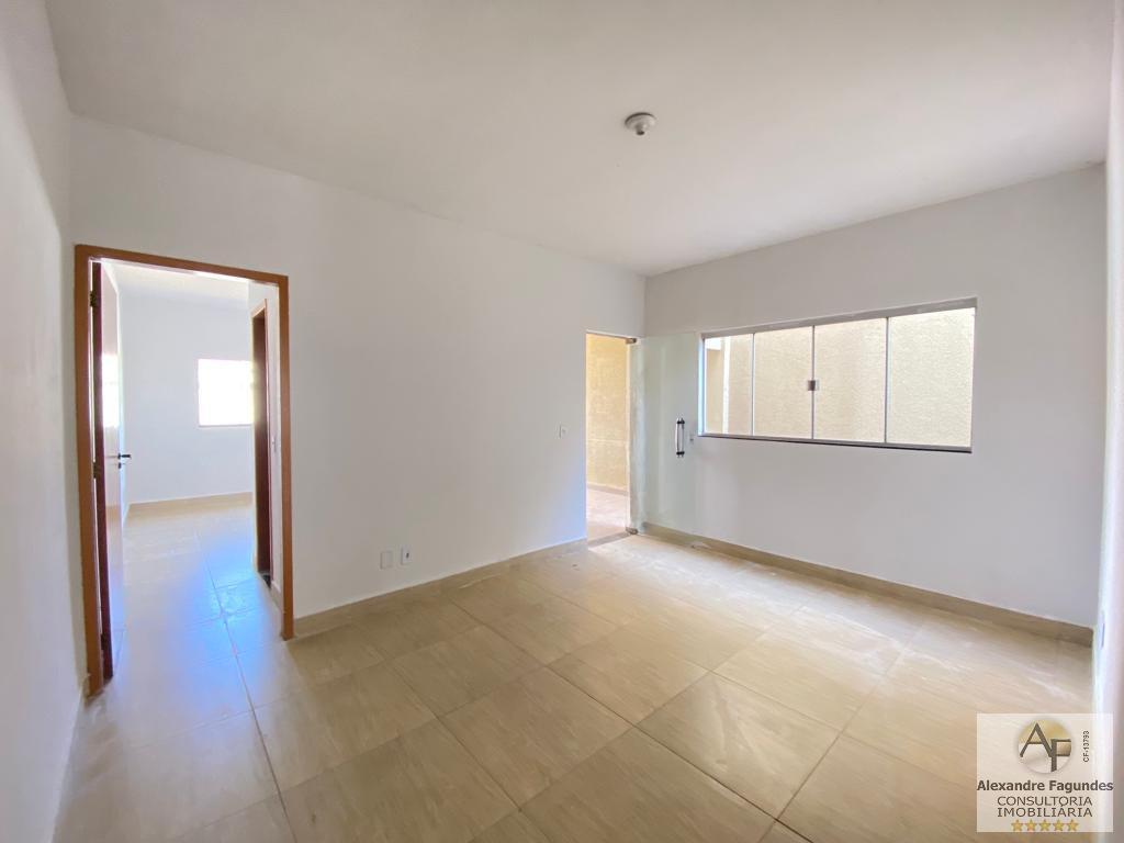 Casa à venda com 3 quartos, 96m² - Foto 2