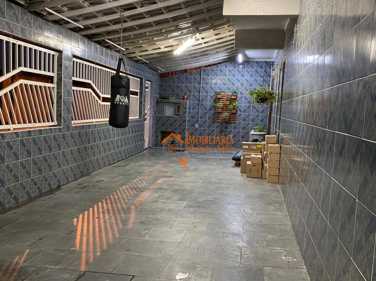 Sobrado à venda com 3 quartos, 180m² - Foto 2