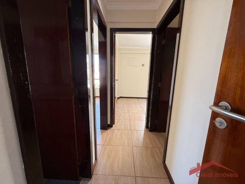Apartamento para alugar com 3 quartos, 122m² - Foto 10