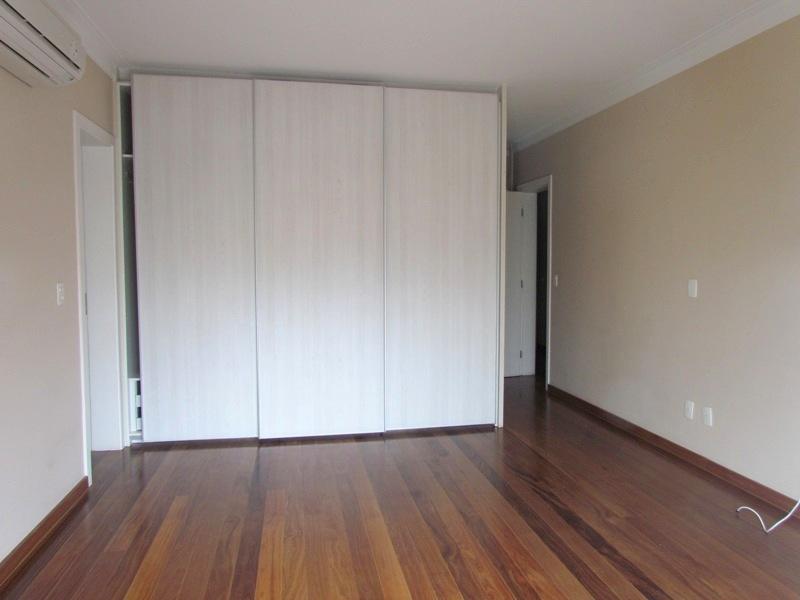 Apartamento para alugar com 4 quartos, 226m² - Foto 17