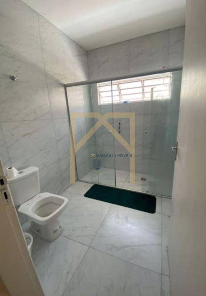 Casa à venda e aluguel com 3 quartos, 220m² - Foto 7