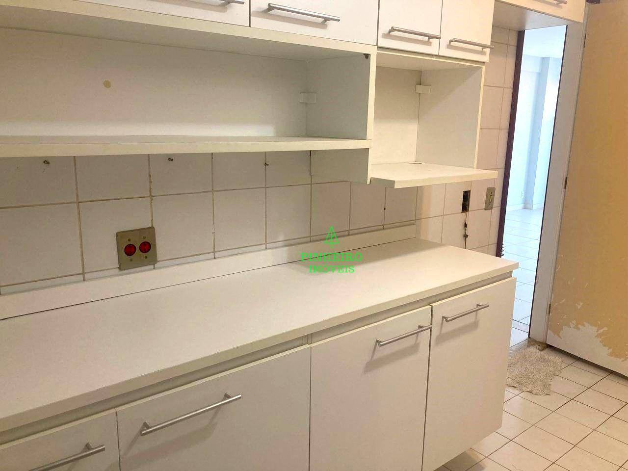 Apartamento à venda com 2 quartos, 63m² - Foto 5