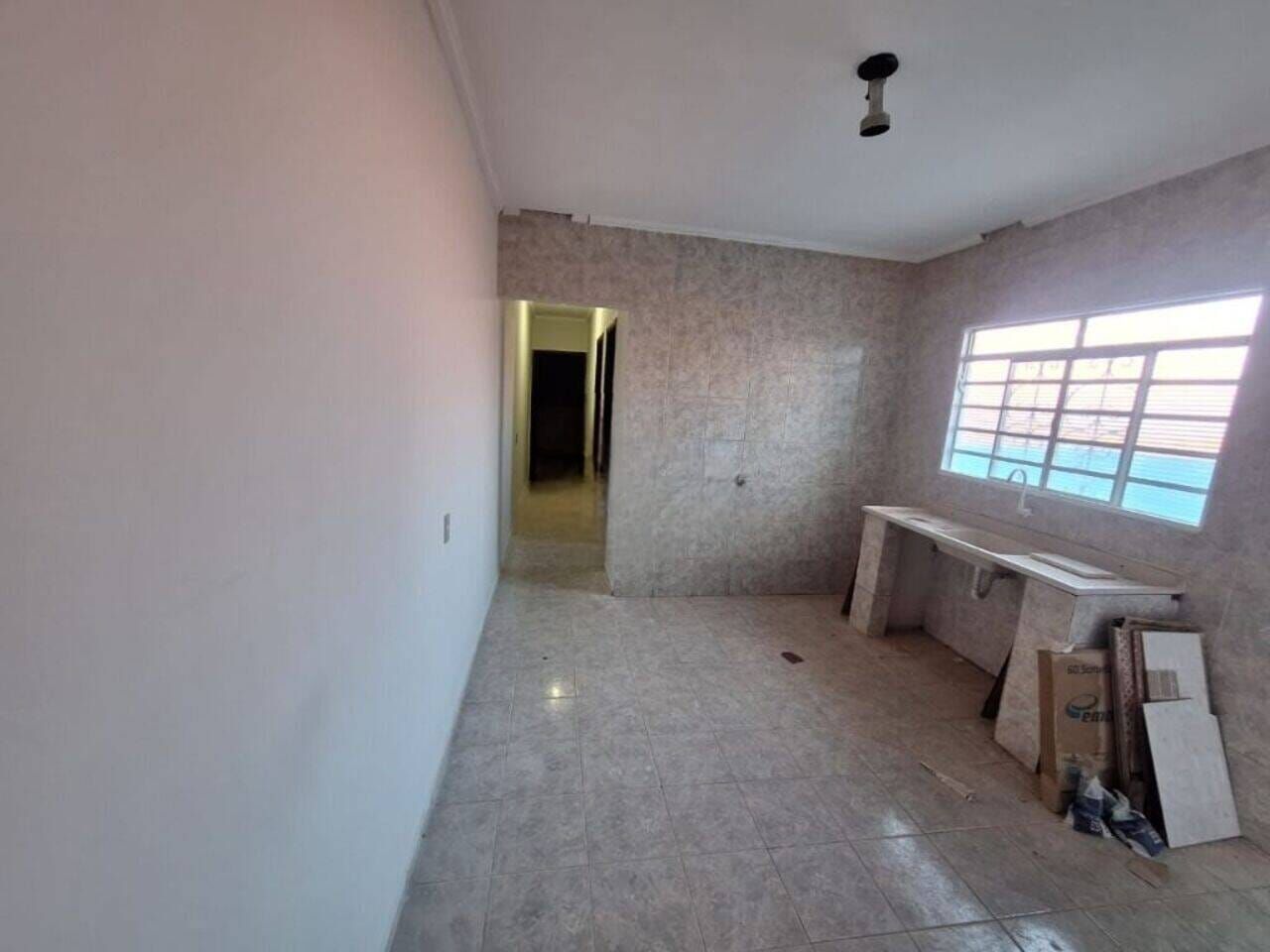 Casa à venda com 2 quartos, 75m² - Foto 4