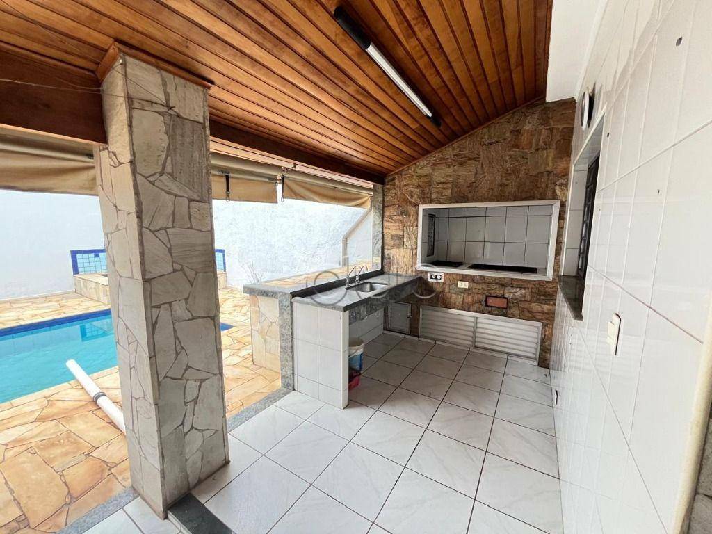 Casa à venda com 3 quartos, 200m² - Foto 43