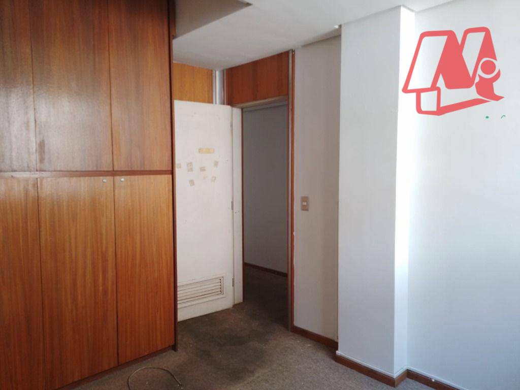 Casa à venda e aluguel com 3 quartos, 371m² - Foto 20