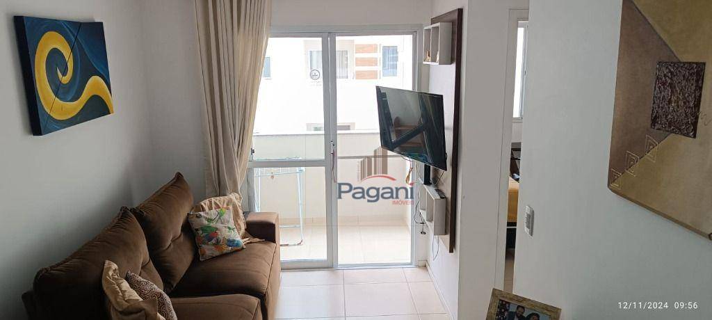 Apartamento à venda com 2 quartos, 49m² - Foto 4