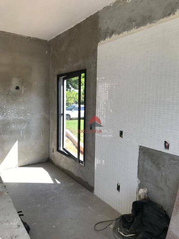 Casa de Condomínio à venda com 4 quartos, 210m² - Foto 4