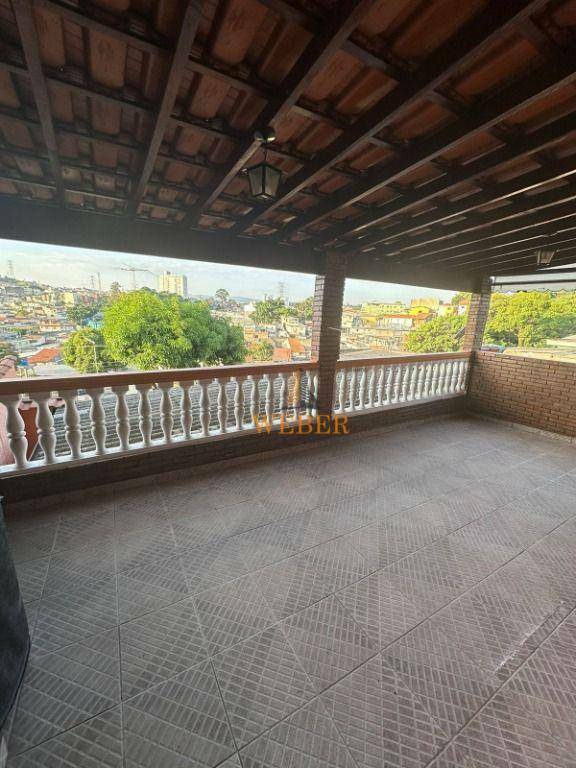 Sobrado à venda com 2 quartos, 260m² - Foto 5