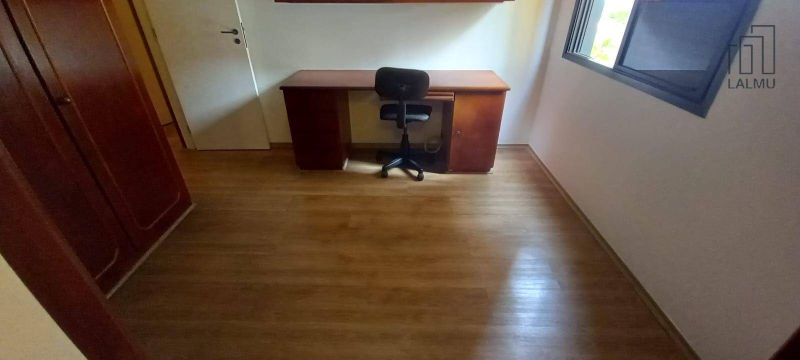 Apartamento para alugar com 4 quartos, 130m² - Foto 17