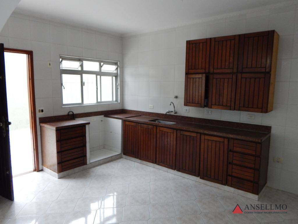Casa para alugar com 4 quartos, 270m² - Foto 11