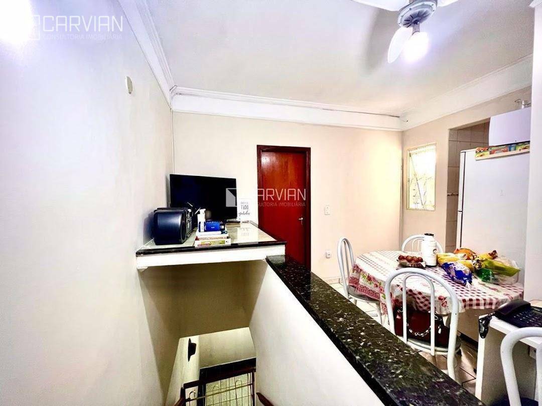 Casa à venda com 2 quartos, 80m² - Foto 12