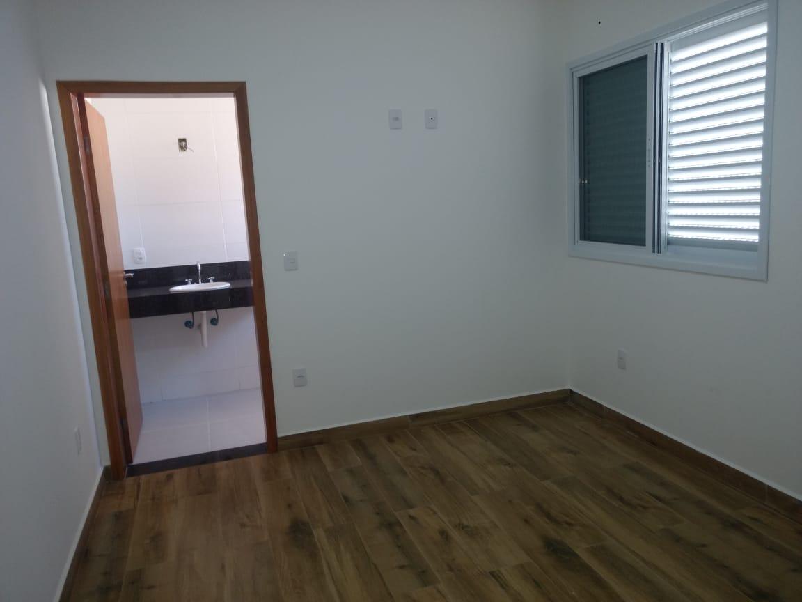 Casa à venda com 3 quartos, 220m² - Foto 10