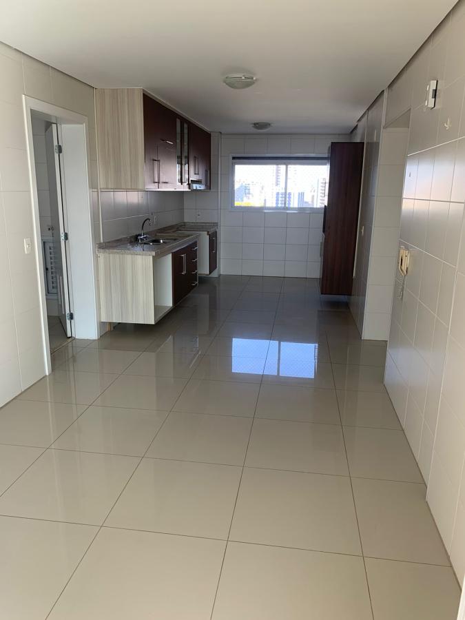 Apartamento para alugar com 4 quartos, 234m² - Foto 30