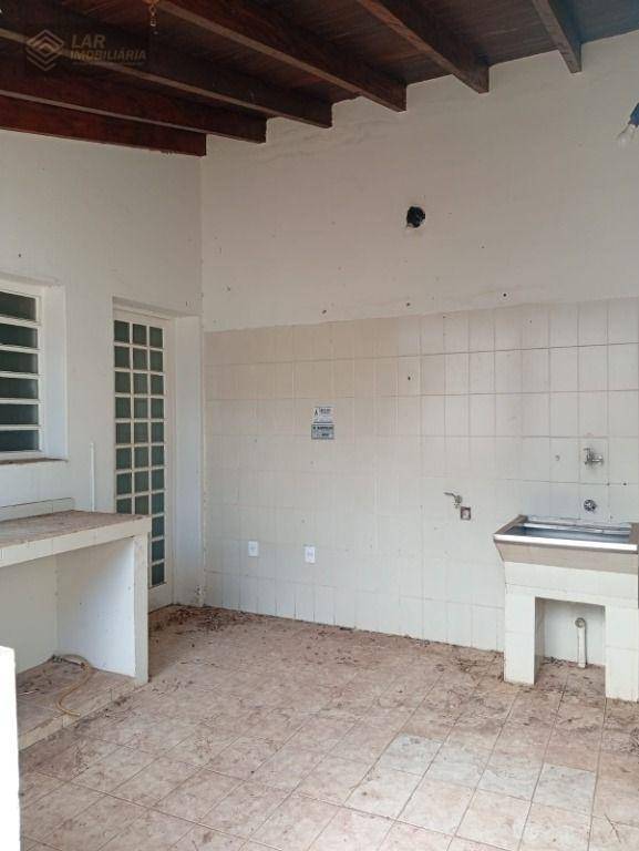 Casa à venda e aluguel com 4 quartos, 275m² - Foto 31