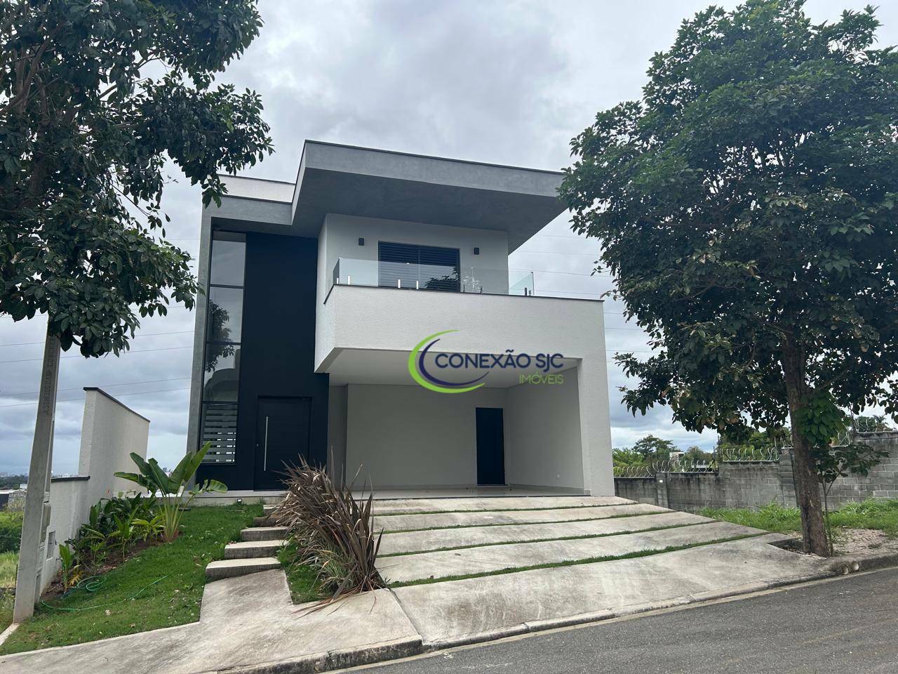 Sobrado à venda e aluguel com 4 quartos, 240m² - Foto 2