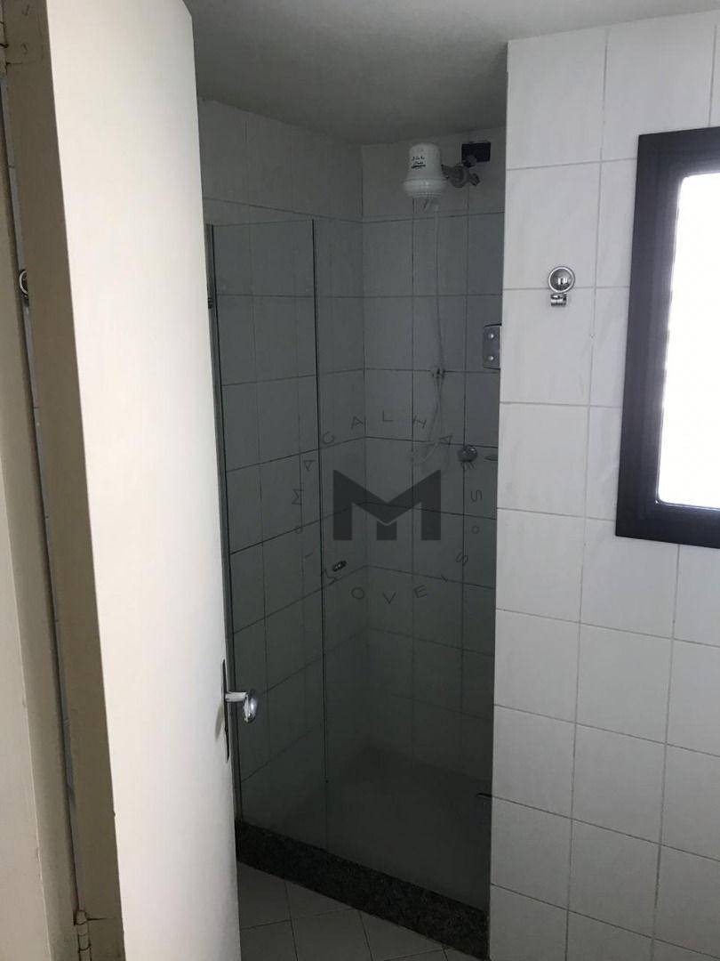 Apartamento à venda com 2 quartos, 70m² - Foto 11