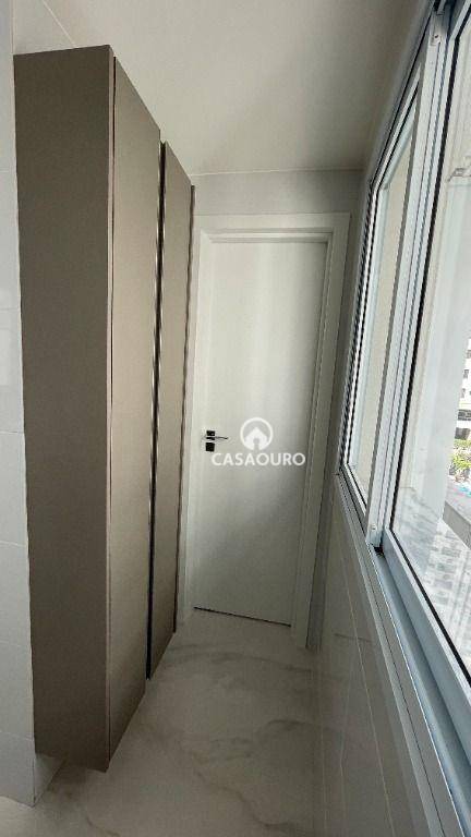 Apartamento para alugar com 3 quartos, 115m² - Foto 32