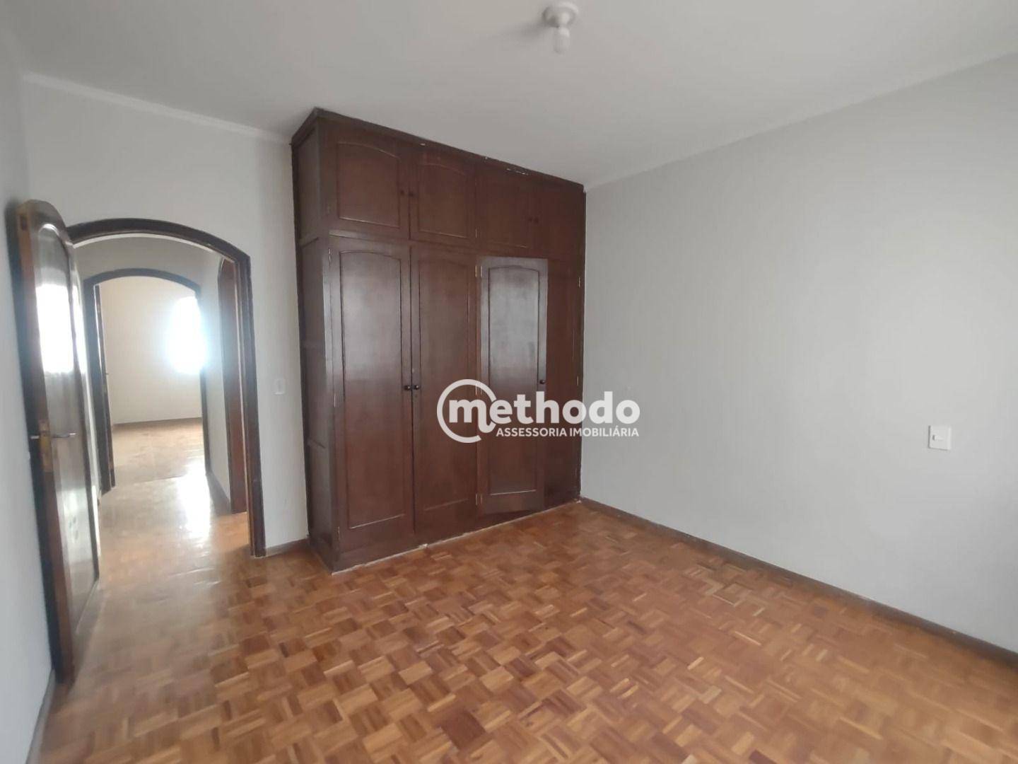 Casa à venda com 4 quartos, 236m² - Foto 11