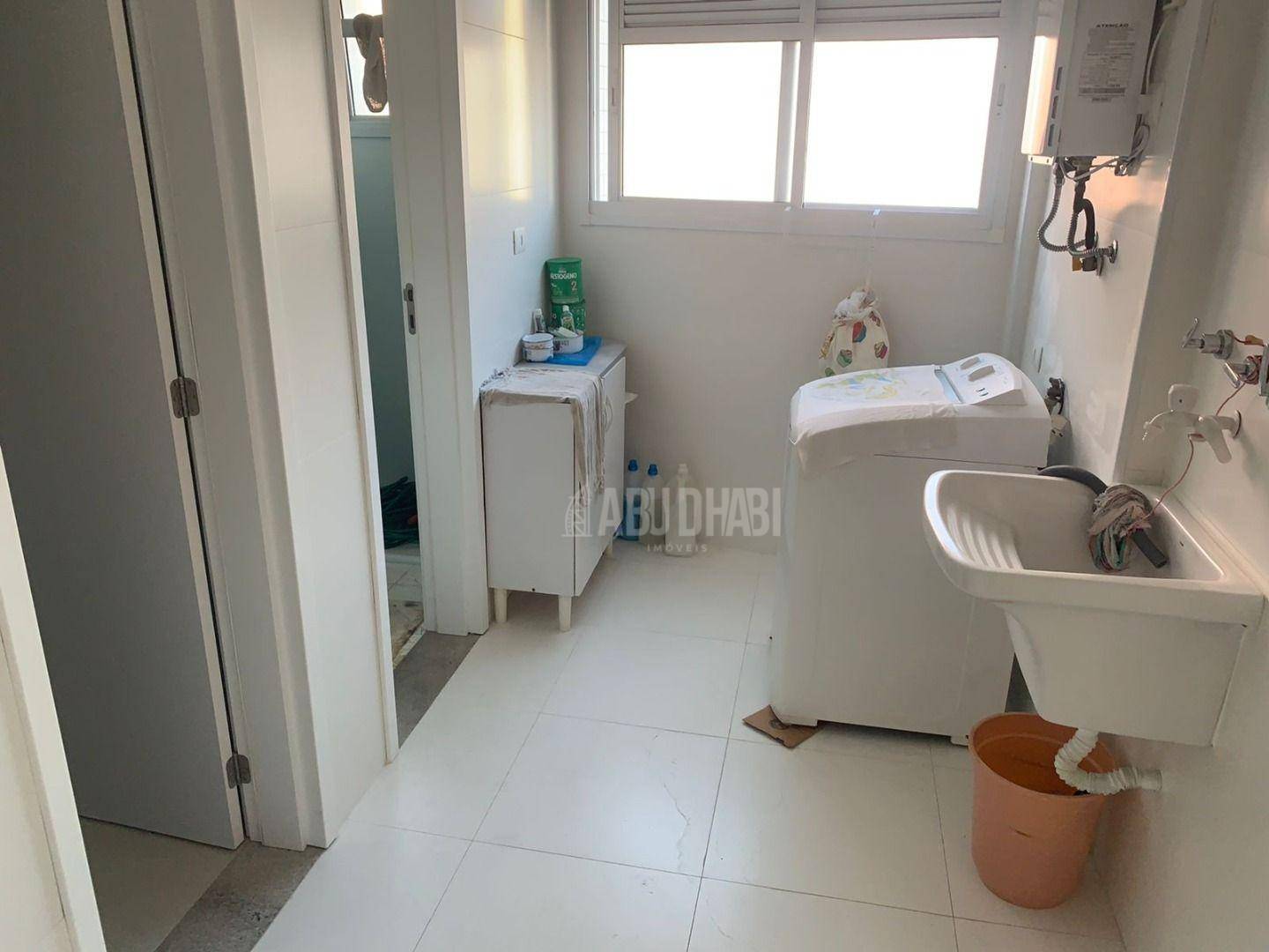 Apartamento à venda com 3 quartos, 213m² - Foto 23