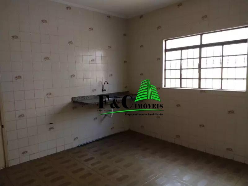 Casa à venda com 3 quartos, 190m² - Foto 1