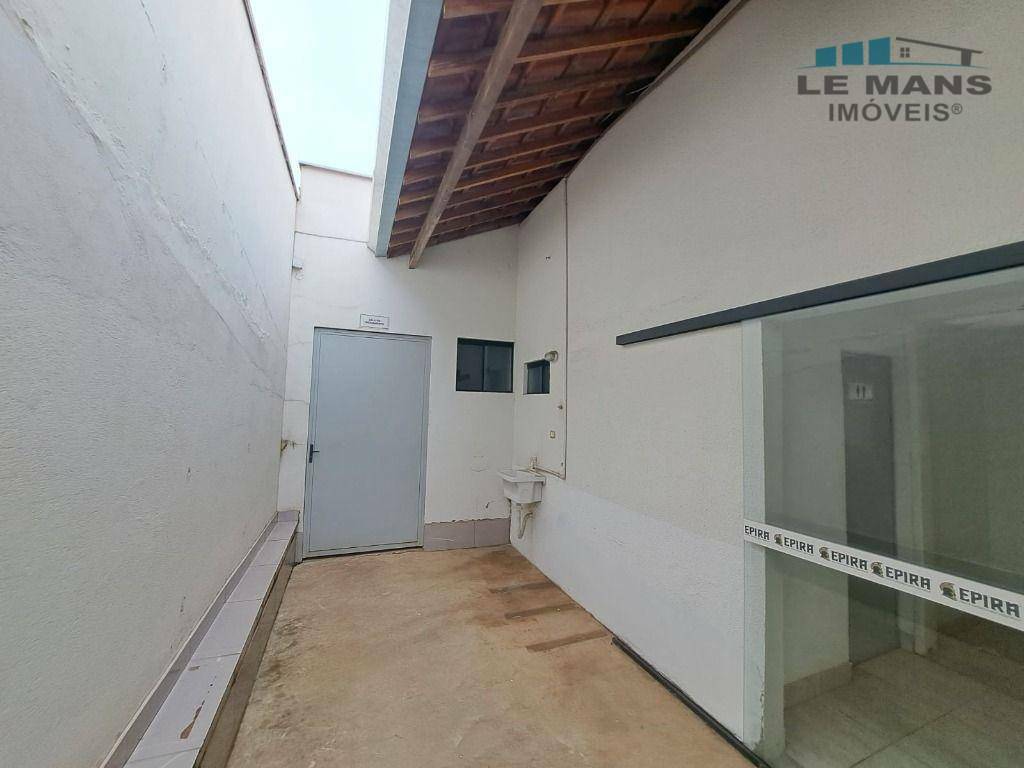 Casa para alugar com 1 quarto, 245m² - Foto 16