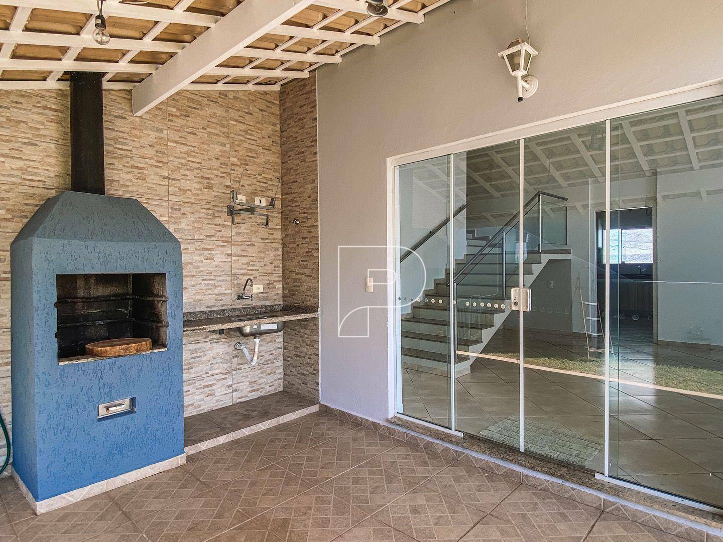 Casa de Condomínio para alugar com 4 quartos, 200m² - Foto 3