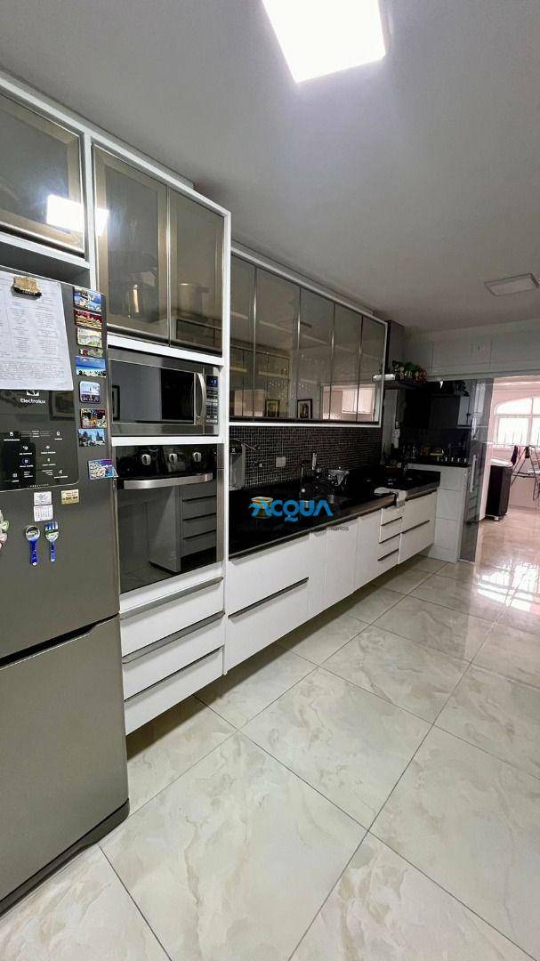 Apartamento à venda com 3 quartos, 175m² - Foto 5