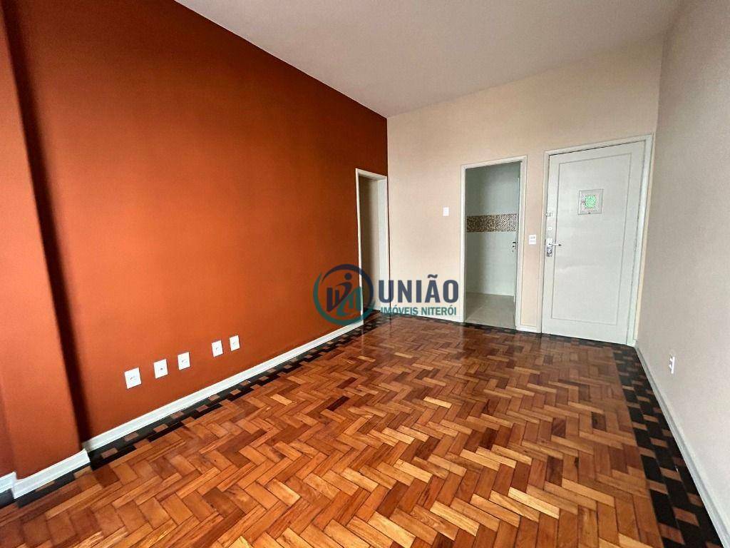 Apartamento à venda com 2 quartos, 80m² - Foto 4