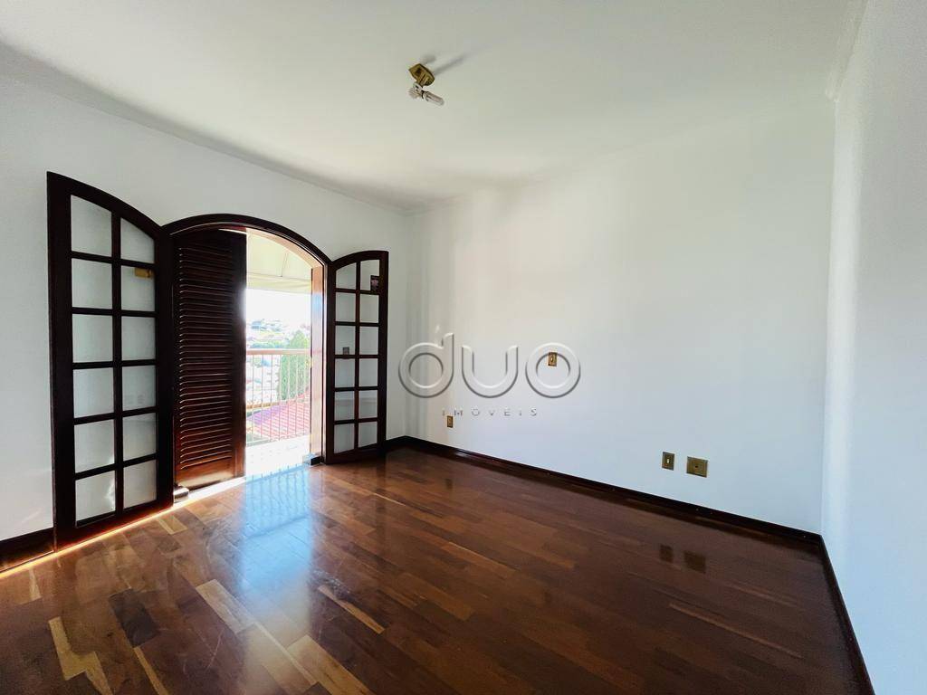 Casa à venda com 3 quartos, 244m² - Foto 22