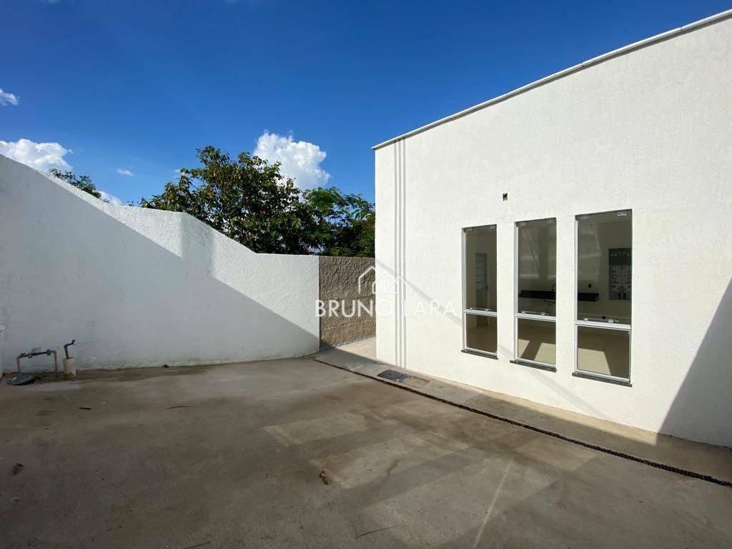 Casa à venda com 3 quartos, 75m² - Foto 2