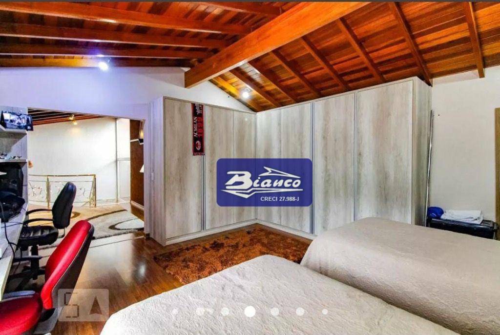 Casa à venda com 3 quartos, 300m² - Foto 32