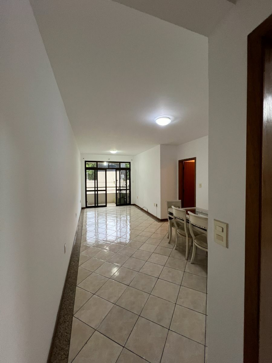 Apartamento à venda com 3 quartos, 96m² - Foto 3