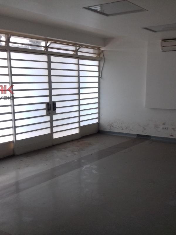 Prédio Inteiro para alugar com 7 quartos, 400m² - Foto 3