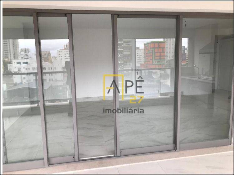 Apartamento à venda com 3 quartos, 131m² - Foto 4