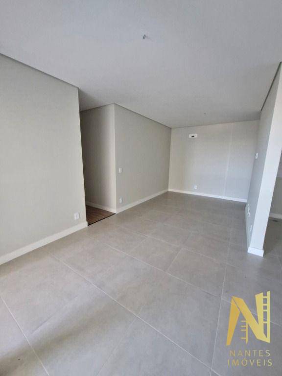 Apartamento à venda com 3 quartos, 86m² - Foto 7