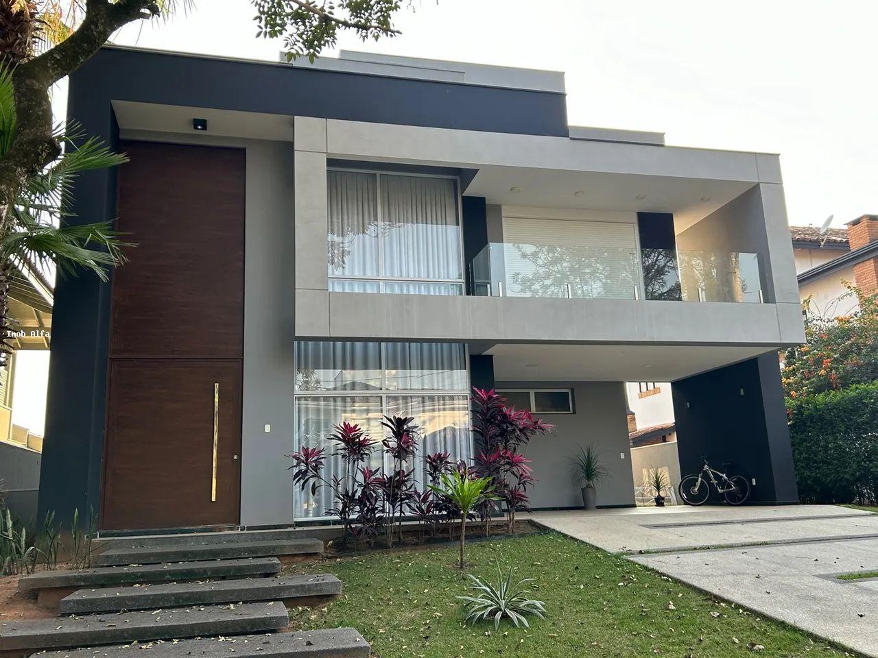 Casa de Condomínio à venda com 4 quartos, 350m² - Foto 1