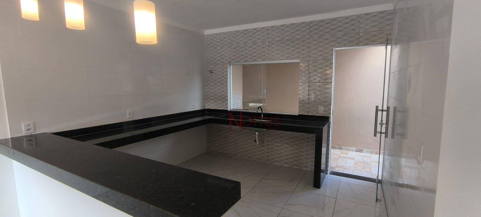 Casa à venda com 2 quartos, 169m² - Foto 4