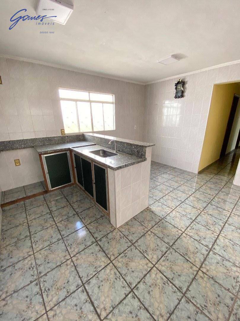 Casa à venda com 3 quartos, 200M2 - Foto 8