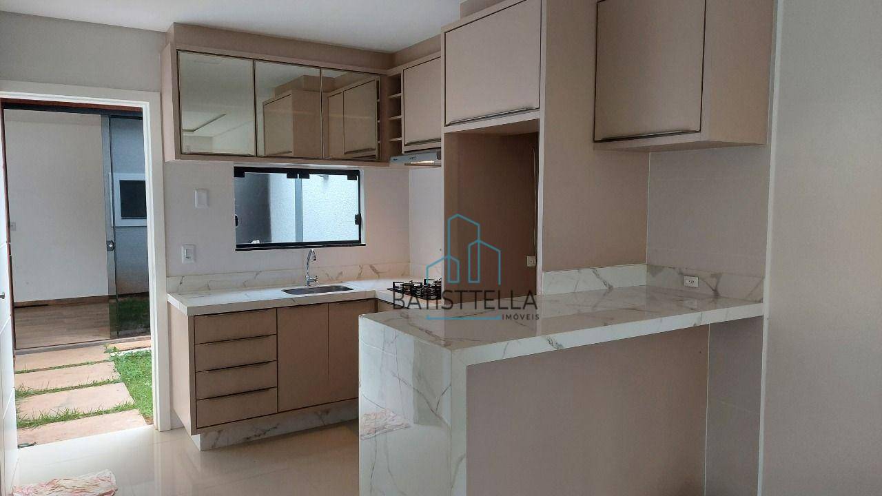 Casa à venda com 2 quartos, 74m² - Foto 4