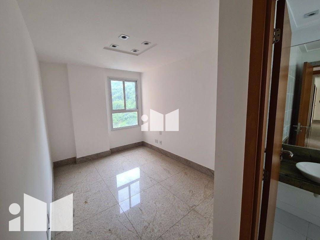 Apartamento à venda com 4 quartos, 141m² - Foto 8