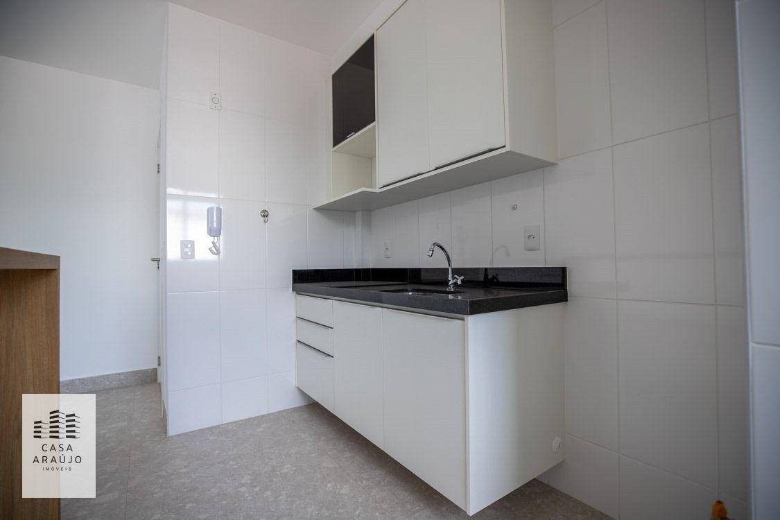 Apartamento à venda com 2 quartos, 67m² - Foto 7