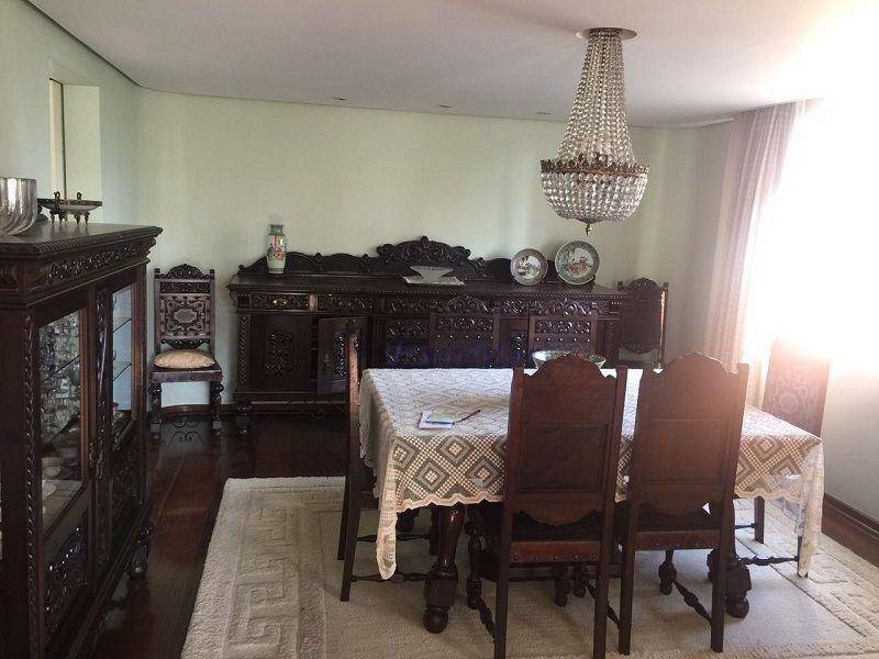 Apartamento à venda com 4 quartos, 180m² - Foto 20