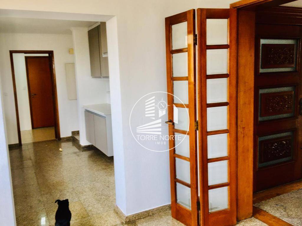 Apartamento à venda com 4 quartos, 220m² - Foto 8