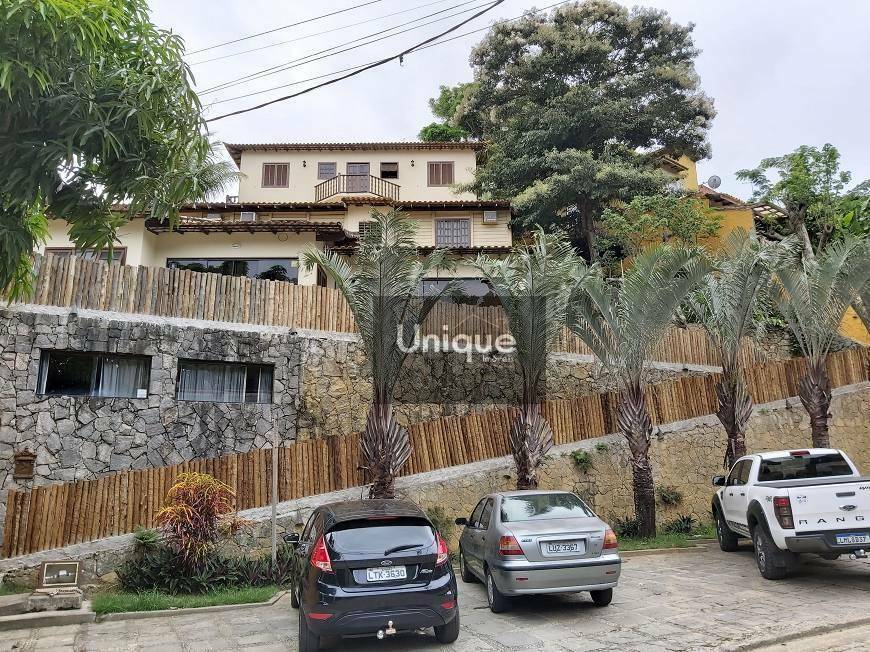 Casa à venda com 13 quartos, 600m² - Foto 1