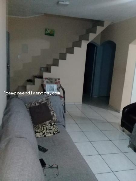 Casa à venda com 2 quartos, 200m² - Foto 3