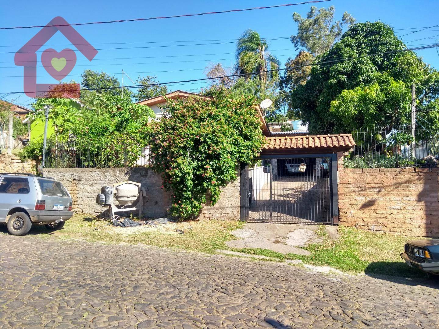 Casa à venda com 3 quartos, 130M2 - Foto 1