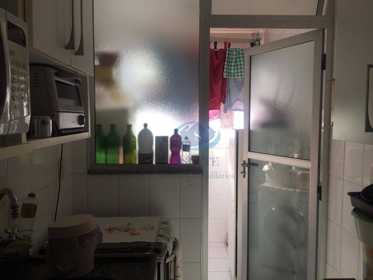 Apartamento à venda com 2 quartos, 75m² - Foto 37