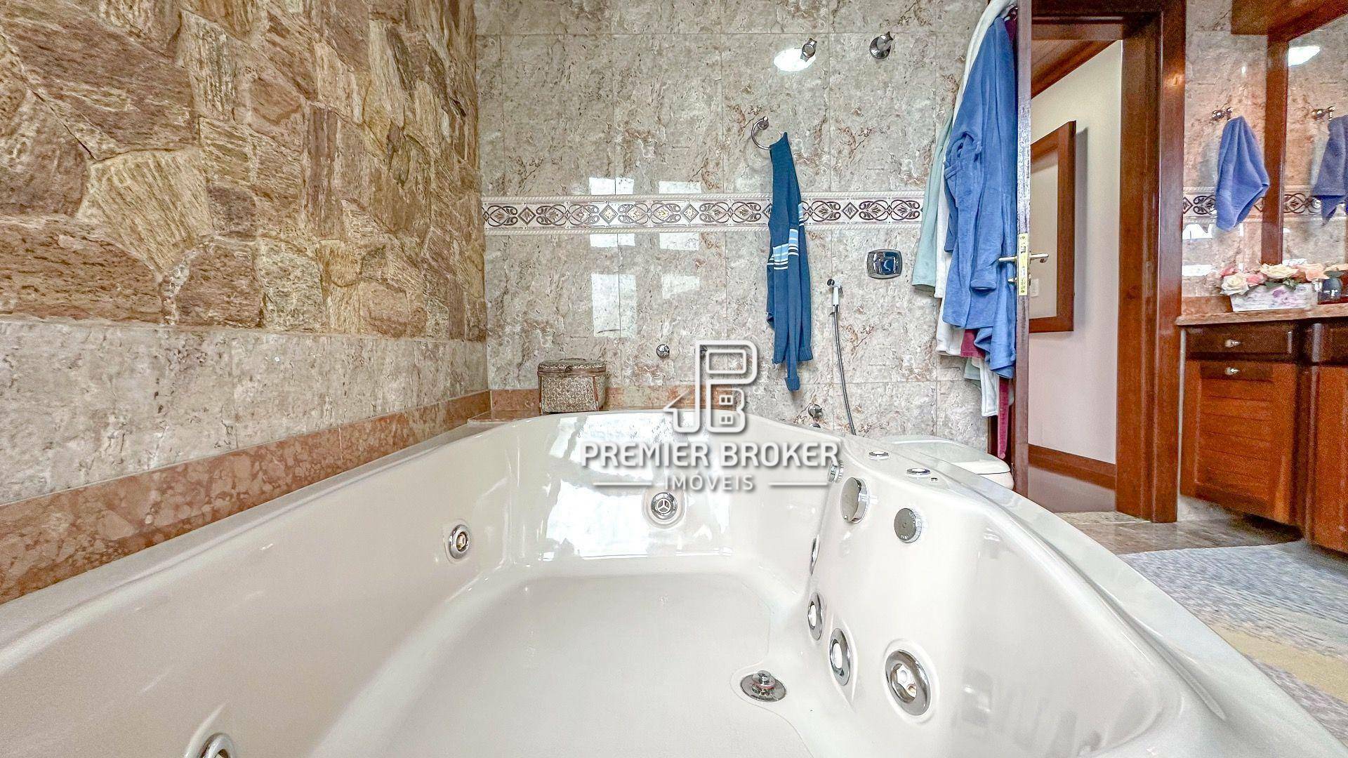 Casa de Condomínio à venda com 6 quartos, 600m² - Foto 32