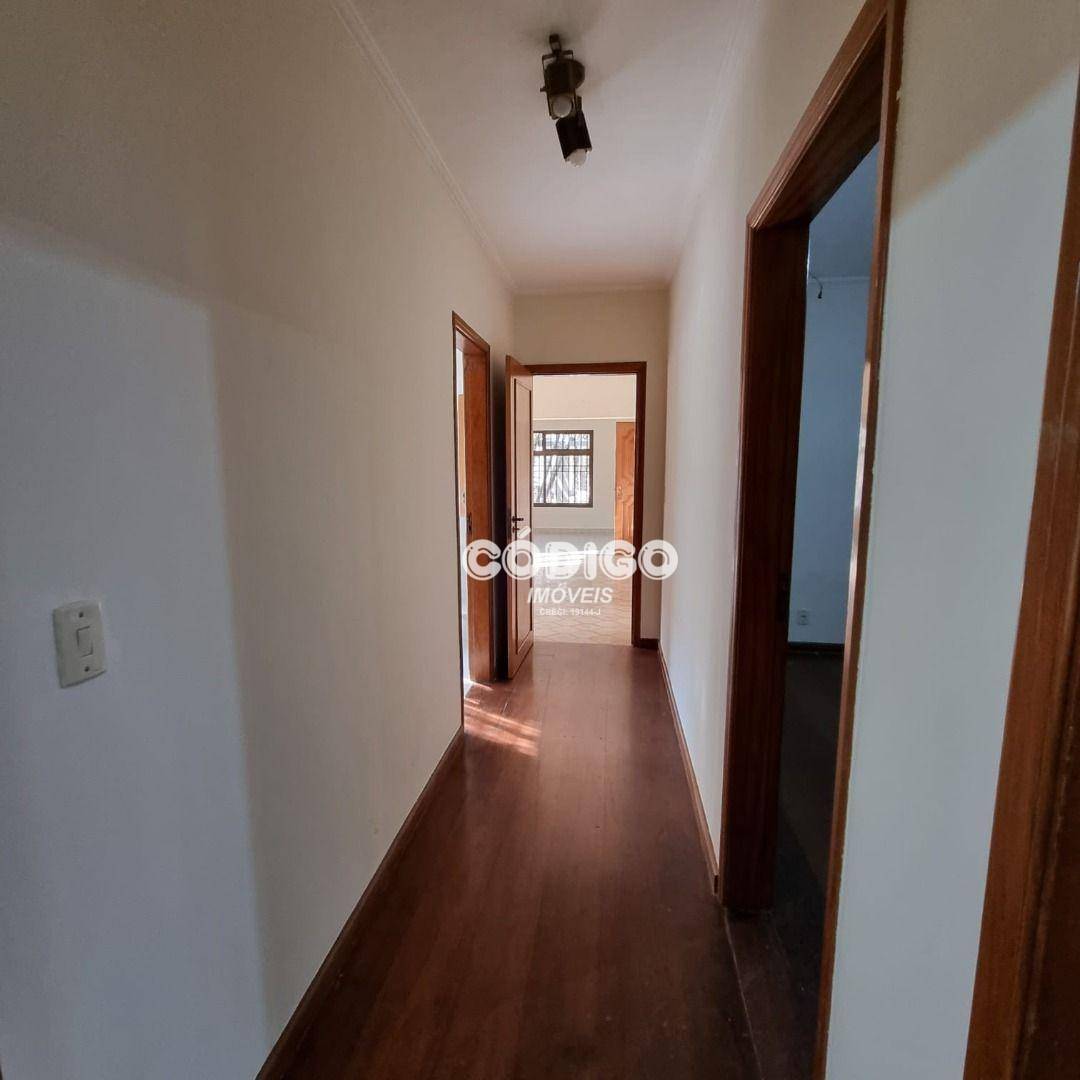 Casa à venda e aluguel com 3 quartos, 250m² - Foto 11