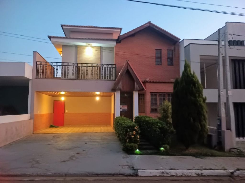 Casa de Condomínio para alugar com 3 quartos, 120m² - Foto 1